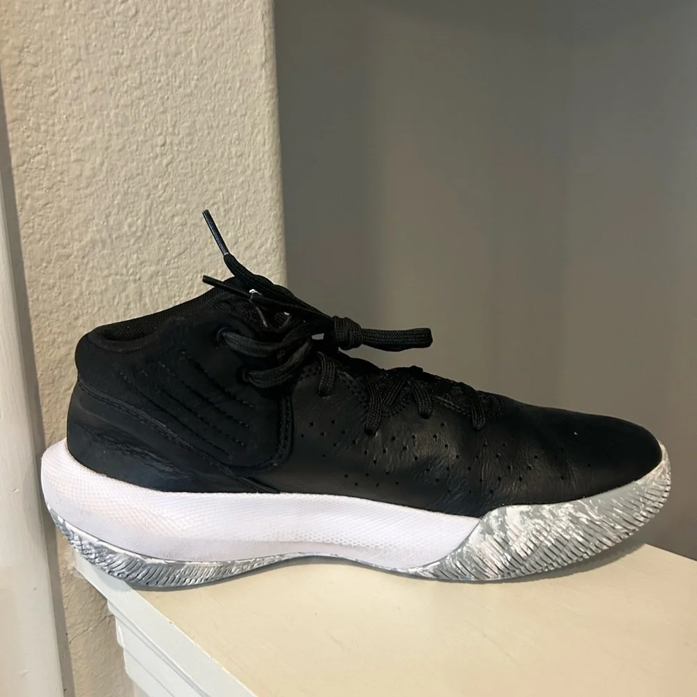 Under Armour Jet '21 Basketball Shoes 3024794-001 Size 6.5 Y Or Women’s Size 8. - Picture 3 of 9